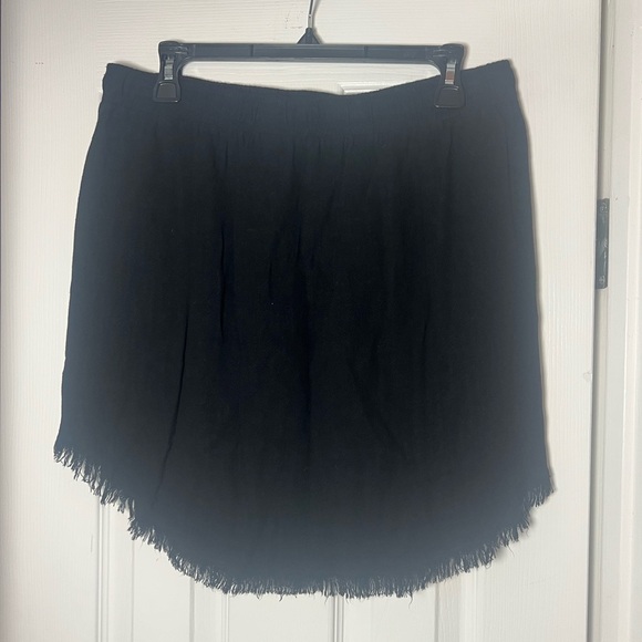 Umgee NEW Linen Fringe Hemline Mini Skirt Black Sz S Boho Grunge Western Indie - Picture 3 of 7